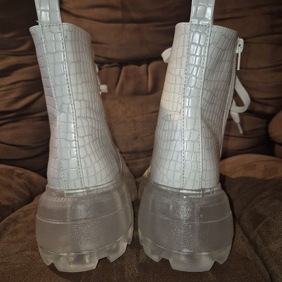 805 🦃🎄katy perry white combat boots - Picture 6 of 7